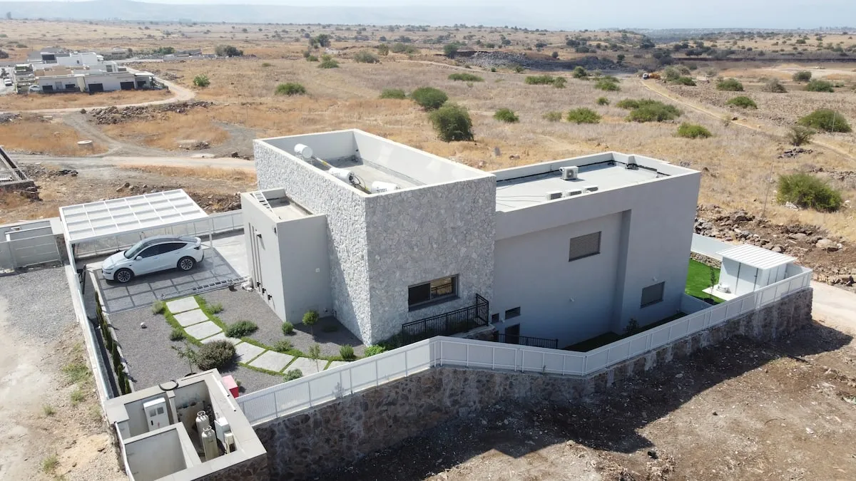 Zimmer BaRama guesthouse at the edge of Katzrin